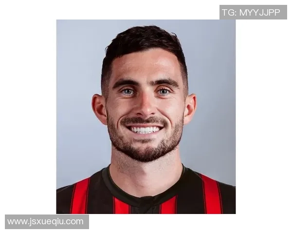 足球明星刘易斯的职业生涯与成就全景解析